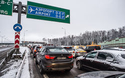 Введение оплаты на трассе Москва-Петербург обернулось километровыми пробками