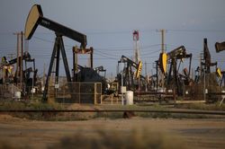 Оказалось, что стоимость нефти не сильно влияет на рост мировой экономики