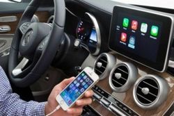 Apple CarPlay будет использоваться в Mercedes-Benz - акции упали на 0,7%