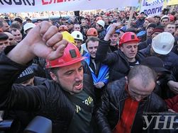 В СБУ допрашивают менеджеров Ахметова из-за протеста шахтеров в Киеве 