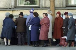 Большинство россиян сегодня экономит на еде и повседневных расходах