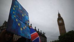 Юристы пытаются остановить Brexit