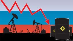 У рубля нет иного выбора, как следовать за ценами на нефть – эксперты