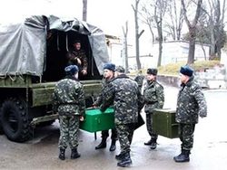 Колонна бронетехники из Львова отправилась на восток 