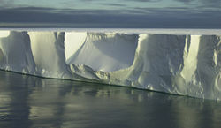 Гренландия айсберг
