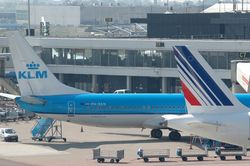 Air France-KLM заявила о сокращении убытков в 2012 году на 15 процентов