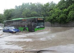 В Харькове прошел сильный ливень - затопило несколько районов города