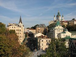 На Андреевском спуске снесут два здания