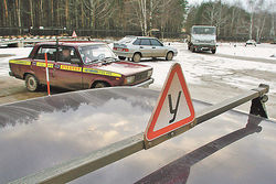 В Молдове вводят онлайн-контроль экзаменов по вождению