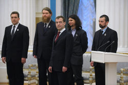 Дмитрий Медведев лично вручает премии молодым российским ученым?