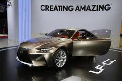 Lexus представил концепт-кар LF-CC