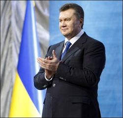 Президент Украины раздал врачам ордена