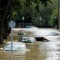 Сильнейшее наводнение в Германии, машины плавают в воде - последствия