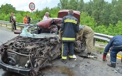 Жуткое ДТП под Харьковом: не разминулись автобус и легковой автомобиль