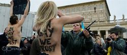 Реакция в Одноклассники и ВКонтакте на выходку FEMEN в Ватикане 