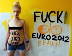 Активистке движения FEMEN угрожает смертная казнь