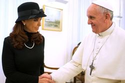 Президент Аргентины попросила Папа Римский,Фолклендские острова