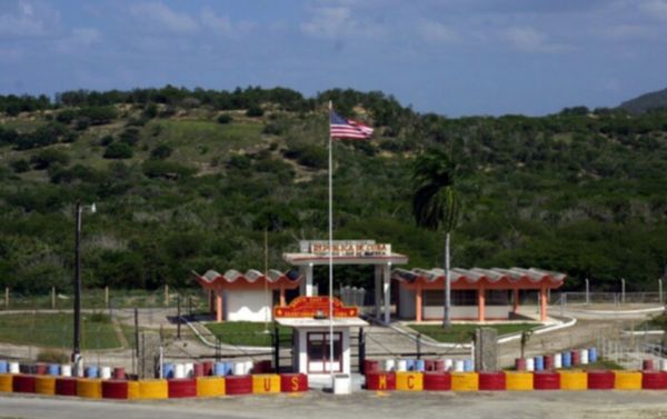 guantanamo-bay_cuba-gate03.jpg