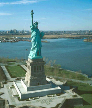 "Статуя Свободы" в США