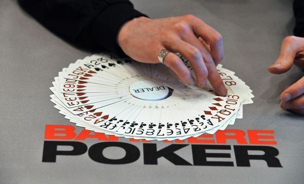 Крупье в покер