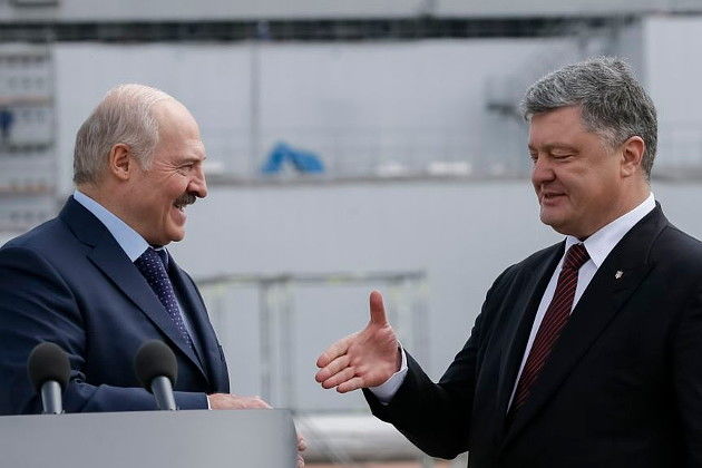 alexander_lukashenko_and_peter_poroshenk