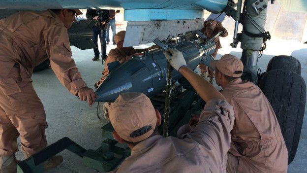 151112144603_rosenberg_syria_base_bomb_6